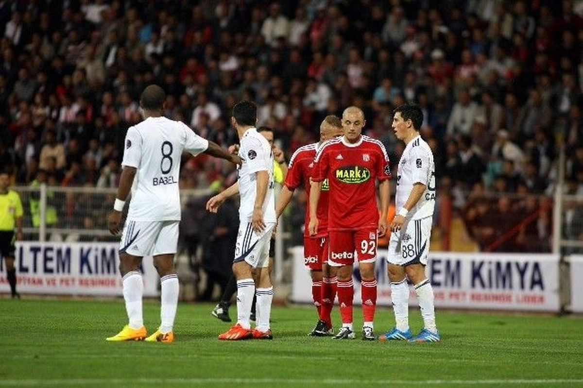 Sivasspor 7 Maç Sonra Evinde Kaybetti