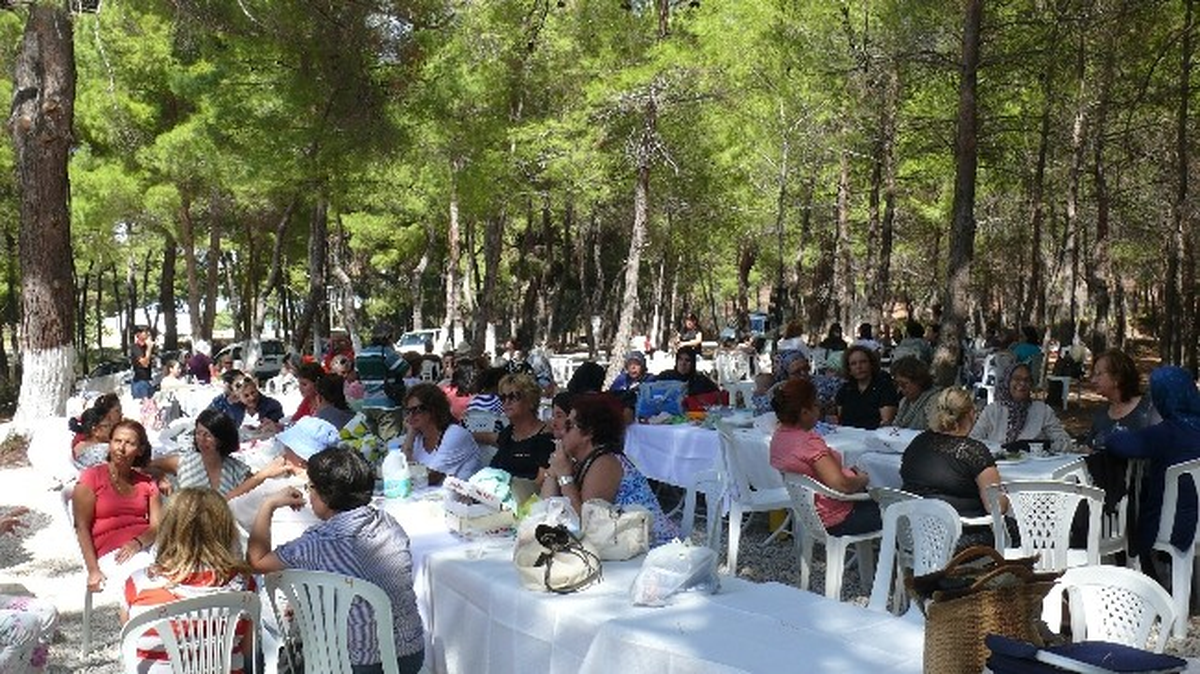 Urla Kadın Meclisi Piknik Düzenledi