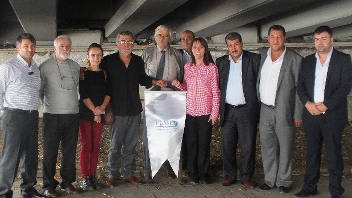 Uyuşturucu ve Alkolle Mücadele Toplantısını Köprü Altında Yaptılar