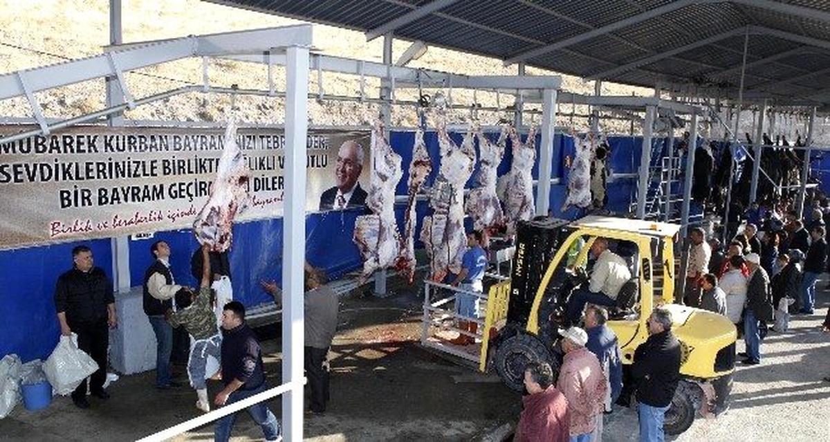 Yakacık\'ta Dört Dörtlük Bayram Hizmeti