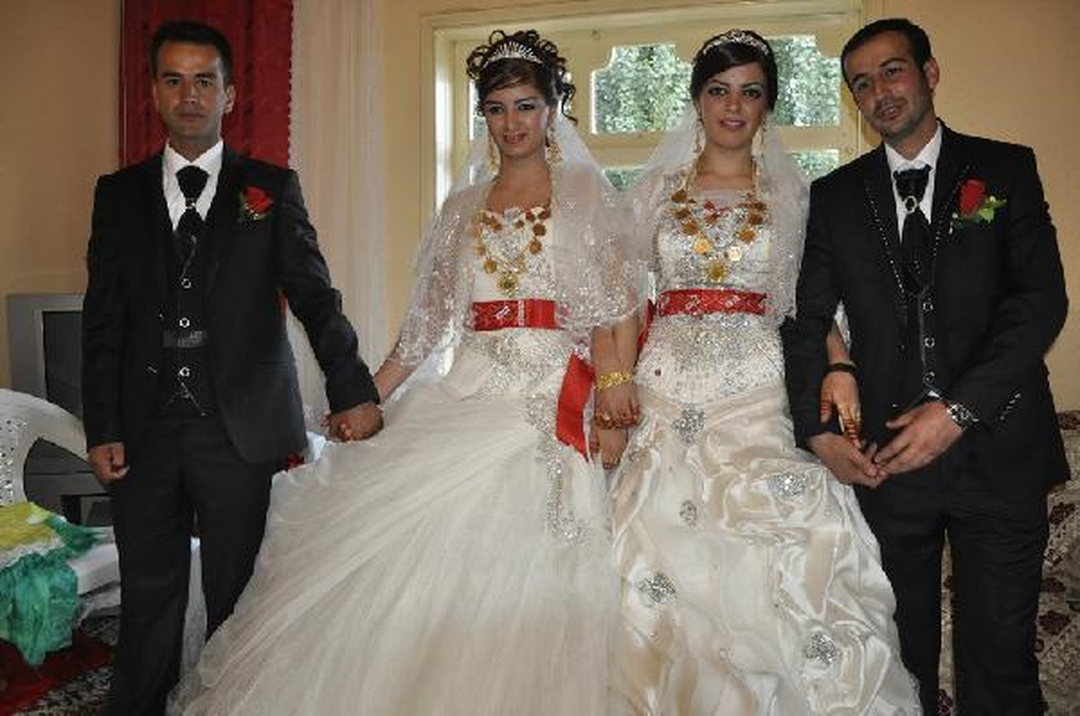 2 Erkek Kardeş, 2 Kız Kardeşle Evlendi