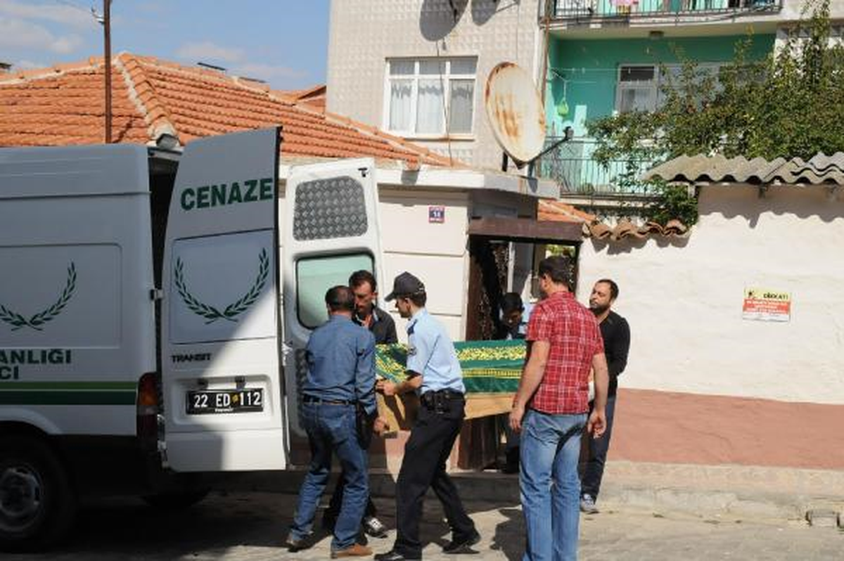 Bahçesindeki Su Kuyusuna Düşüp Öldü