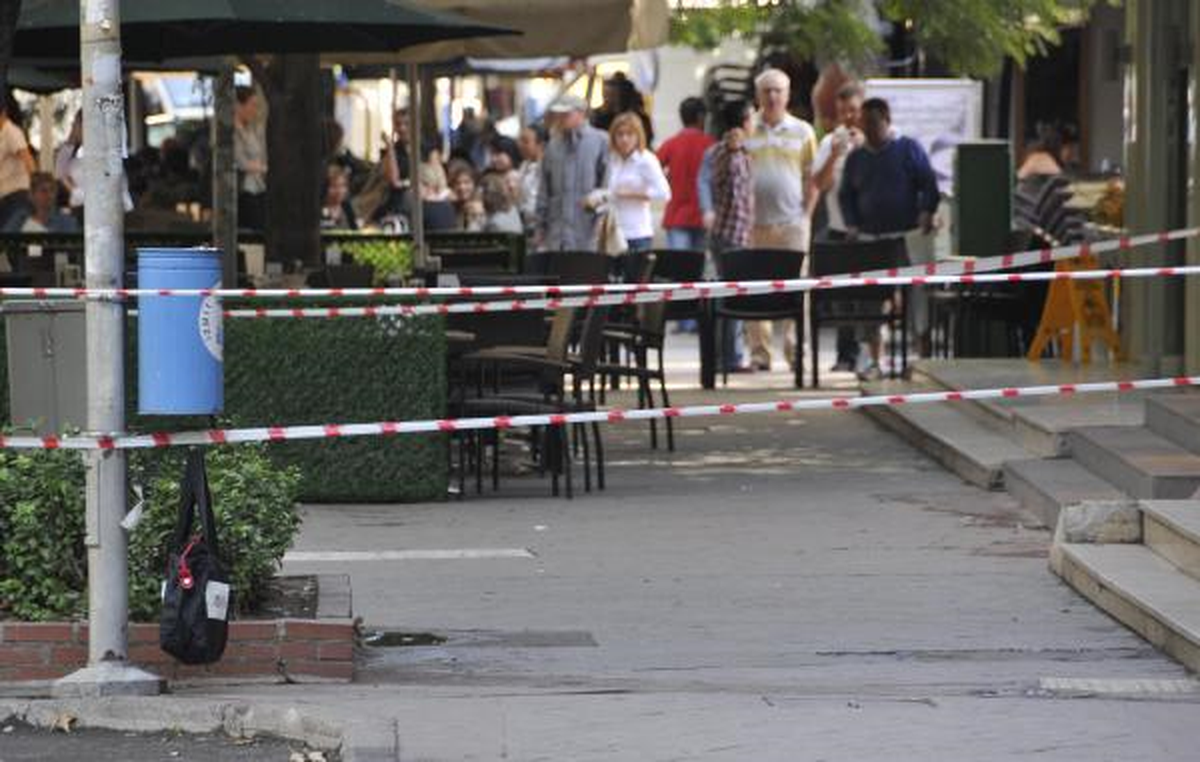 Banka Şubesi Önündeki Çöp Kutusuna Bırakılan Çanta Korkuttu