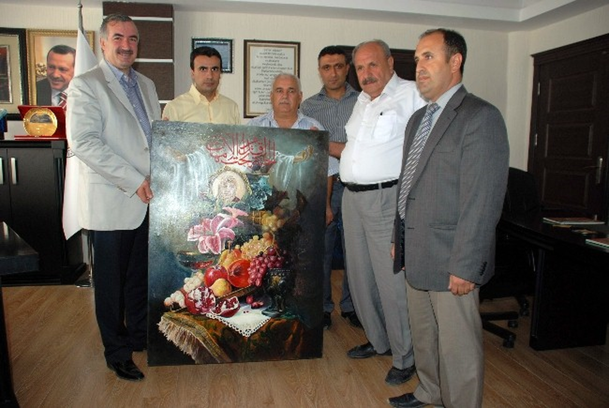 Başbakan\'ın ve Annesinin Portresini Çizdi