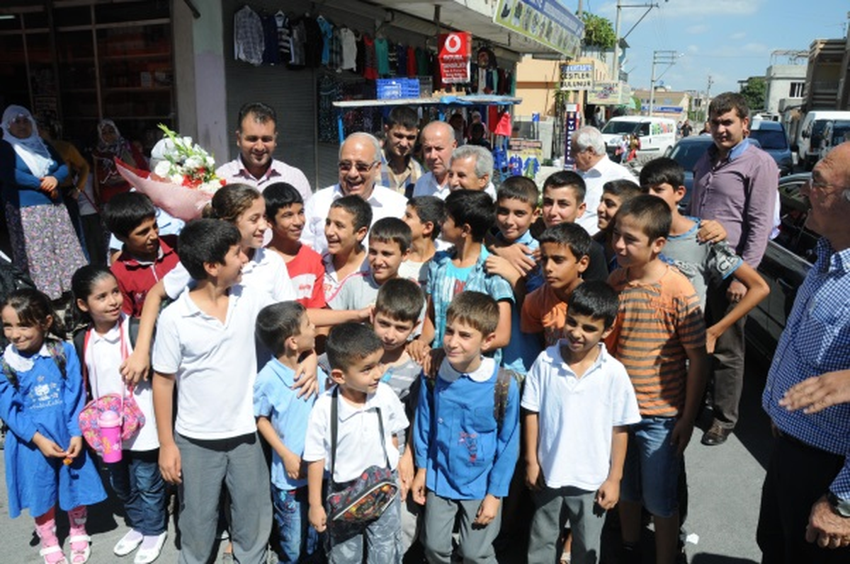 Başkan Kocamaz, Çiçekler ve Alkışlarla Karşılandı