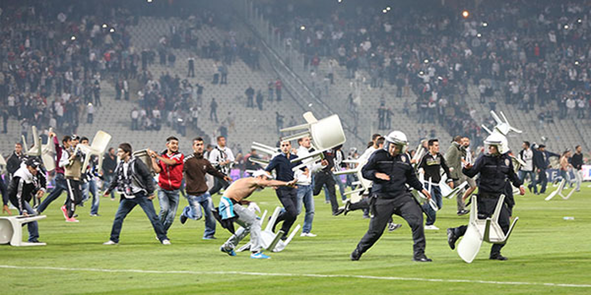 Beşiktaş Galatasaray Derbisinde Çıkan Olaylar