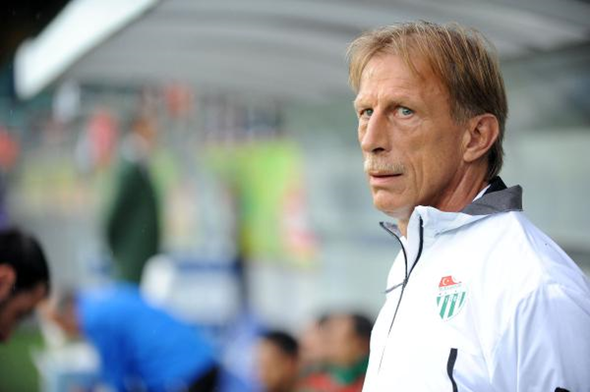Bursaspor Teknik Direktörü Daum: "Mevcut Kadroyla Çalışmak Durumundayız"