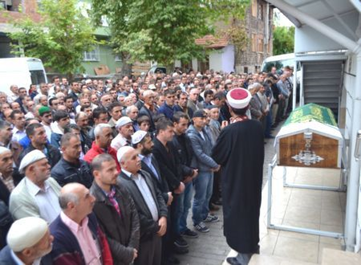 Ceviz Ağacından Düşen Kişi Öldü