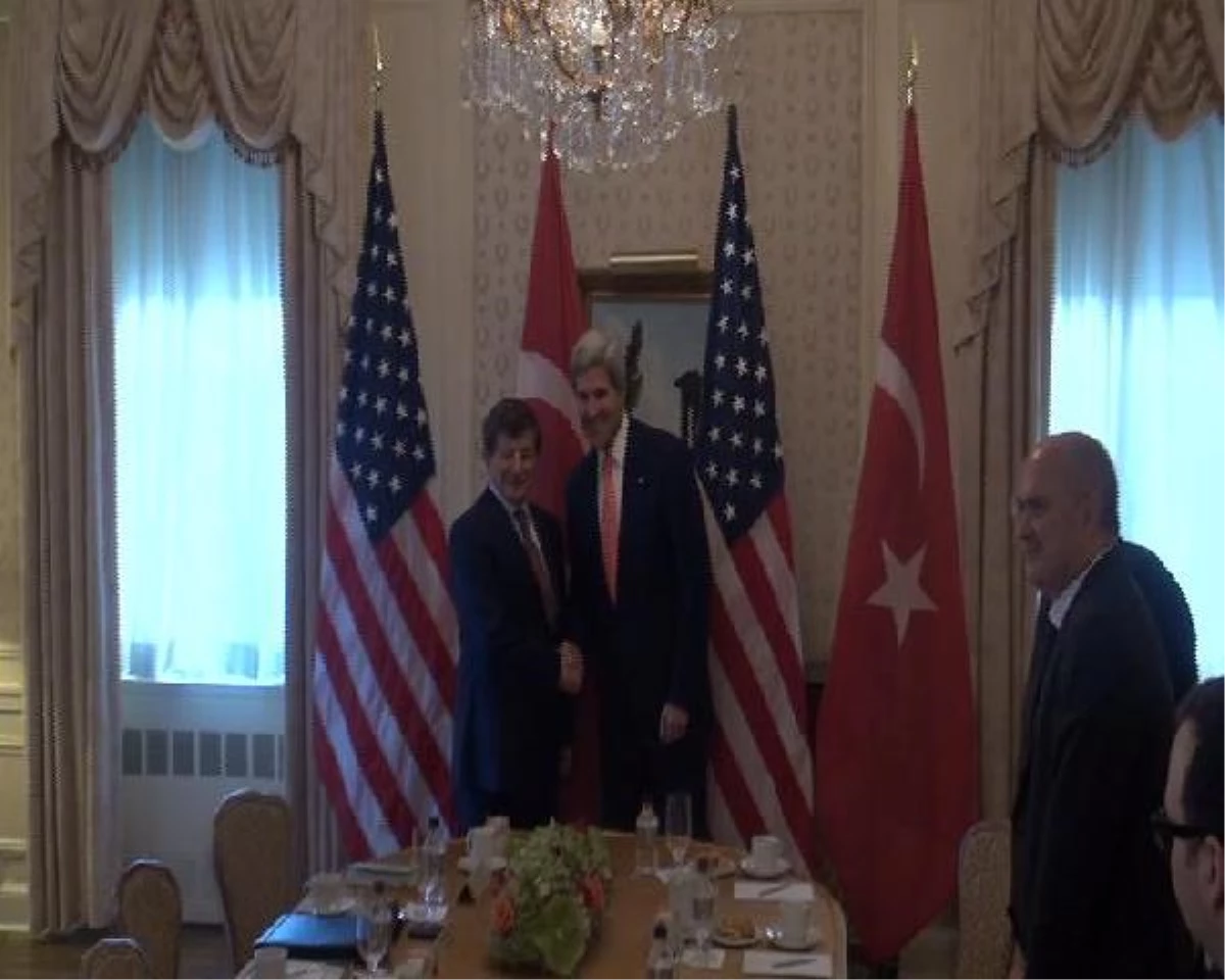 Dışişleri Bakanı Davutoğlu John Kerry ile Görüştü