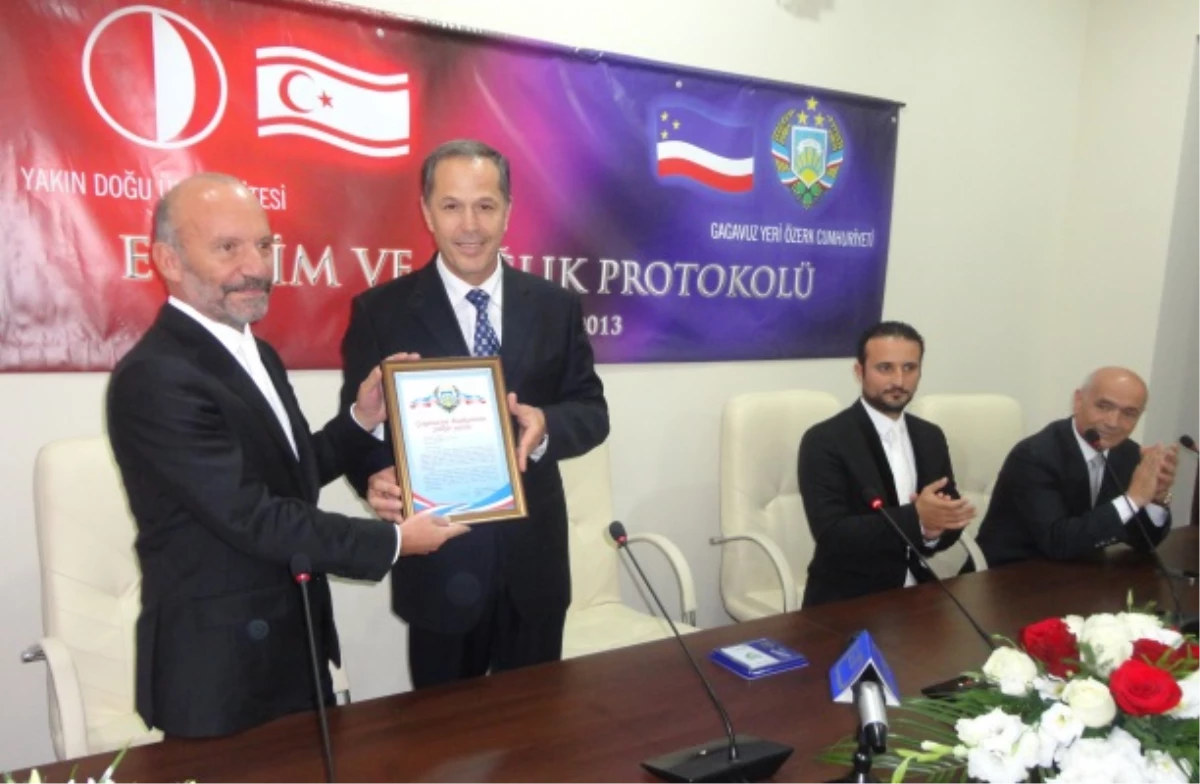 Gagavuzya\'dan KKTC\'ye Şeref Madalyası