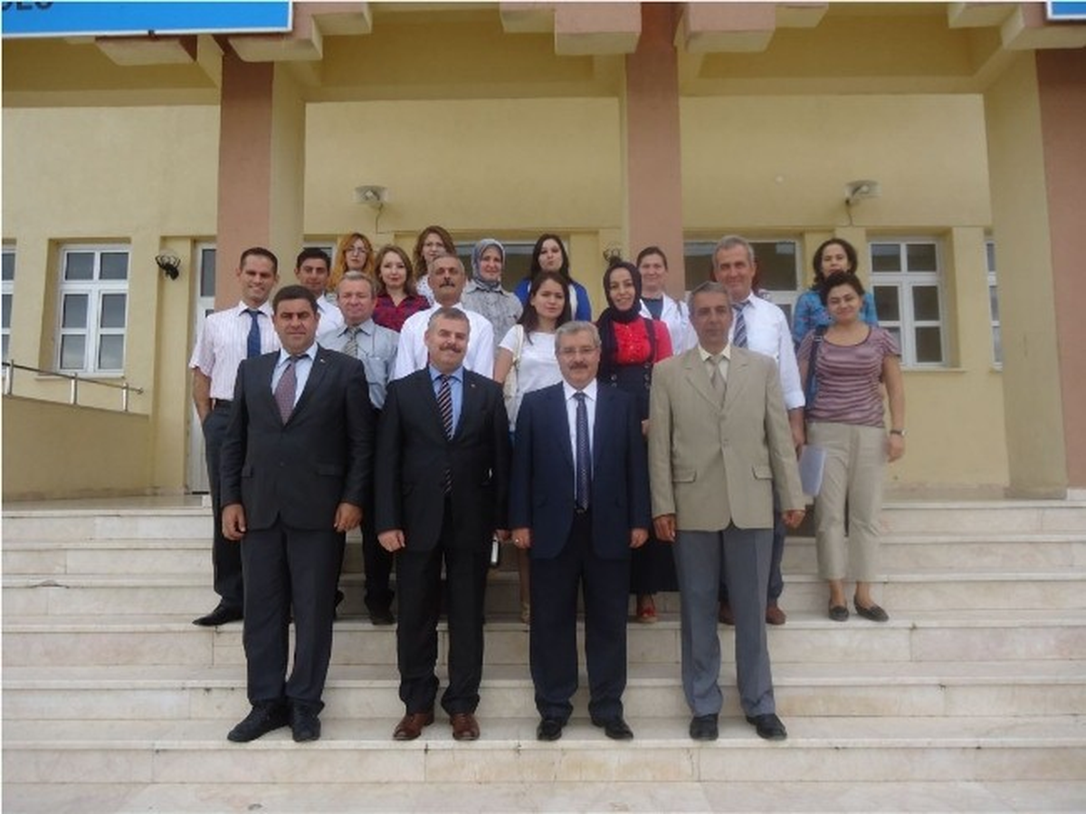 Genel Sekreter Eser\'den Okullara Ziyaret
