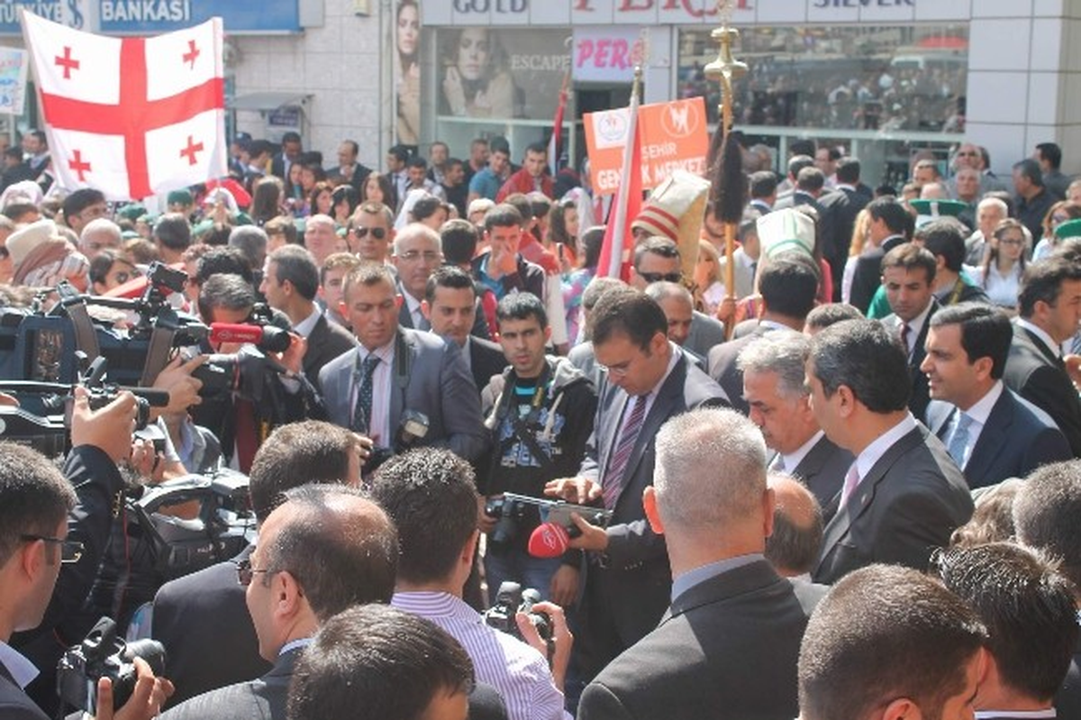 Gümrük ve Ticaret Bakanı Hayati Yazıcı."Ahilik Değerleri Benimsenseydi Olimpiyat Stadında...