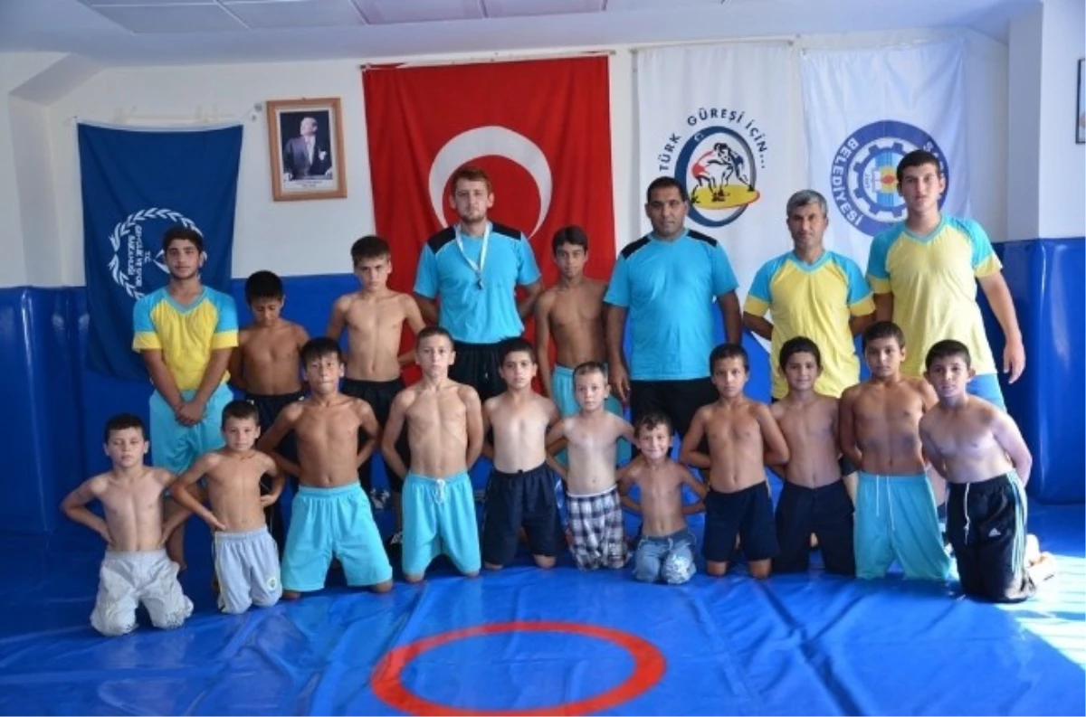 Güreş İl Spor Okulları, 60 Sporcuyu Kulüplere Kazandırdı