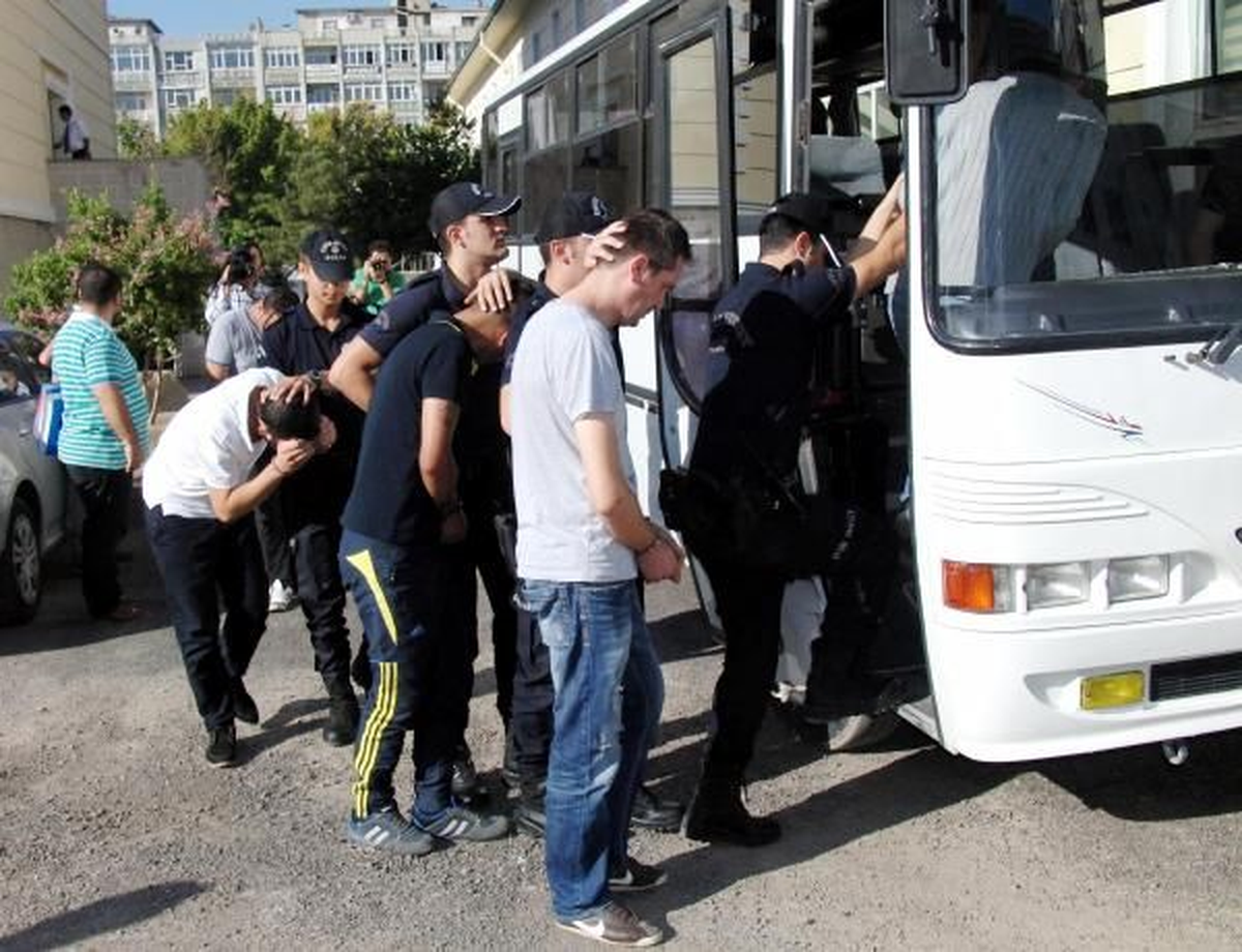 İzmir\'de Uyuşturucu Operasyonu