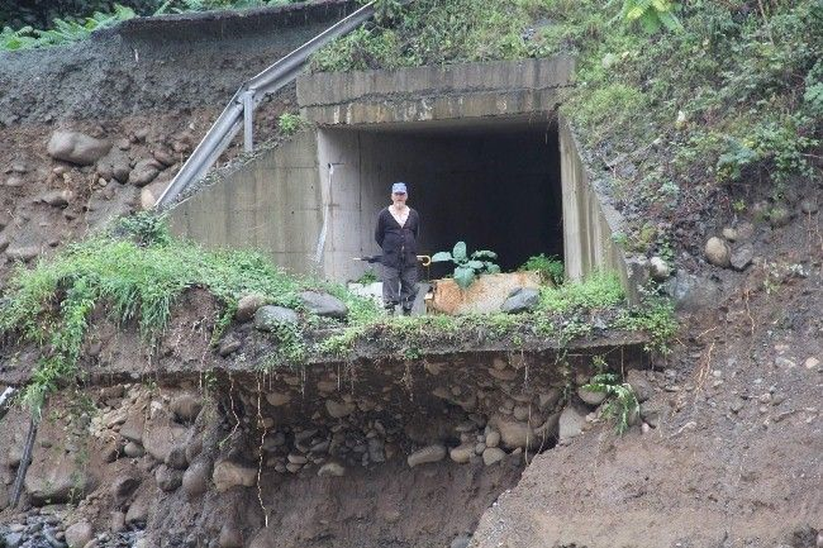 Karadeniz Sahil Yolu\'nda Heyelan