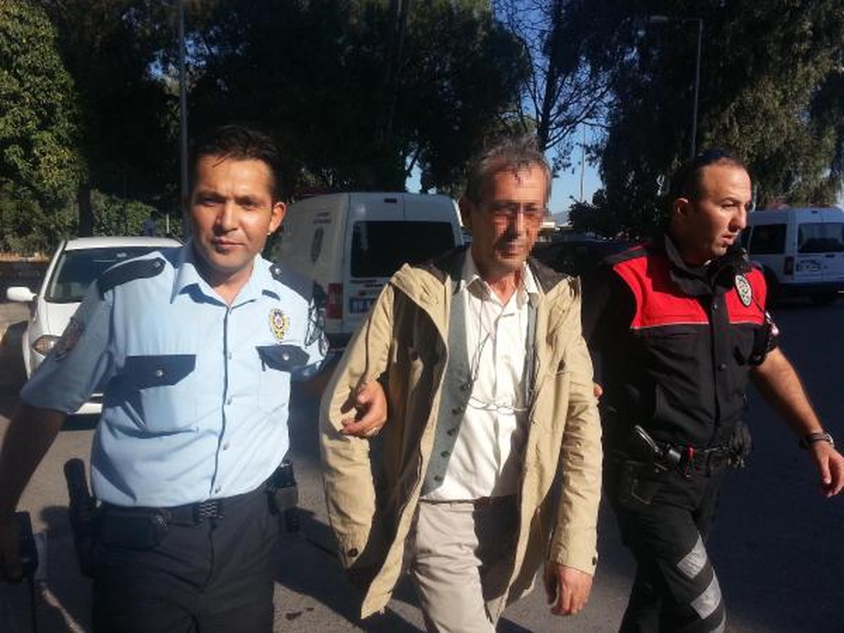 Lise Öğrencilerini Görüntülerken Yakalandı