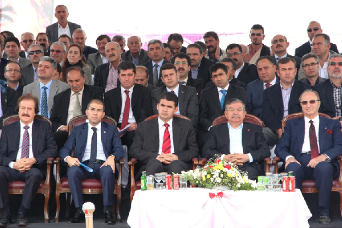 Milli Savunma Bakanı İsmet Yılmaz, Sivas\'a Gitti