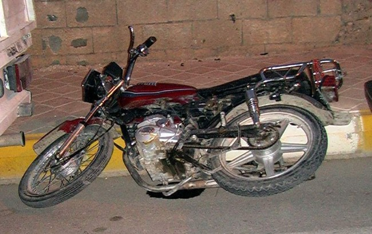 Motosikletle Otomobil Çarpıştı: 1 Yaralı