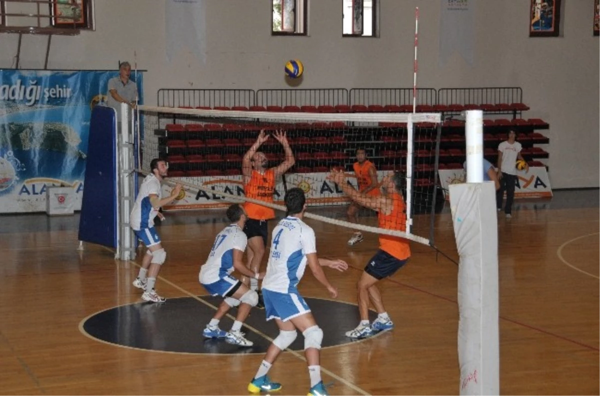 Plevnespor Voleybol Takımı\'nın 4 Oyuncusu Zehirlendi
