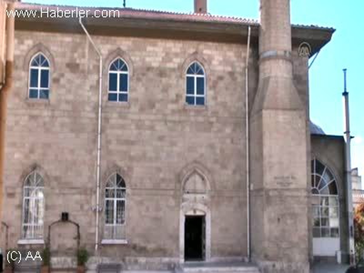 Restore edilen 713 yıllık minber eski yerine konuldu BURDUR