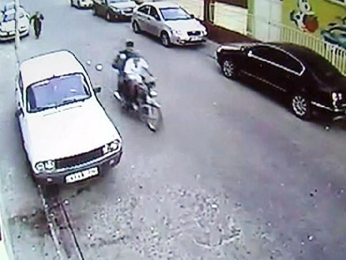 Şanlıurfa\'da Kapkaç Anı Güvenlik Kamerasında