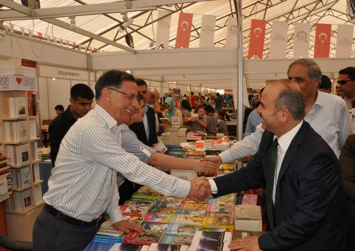 Siirt Tarihinde İlk Kez Kitap Fuarı Açıldı