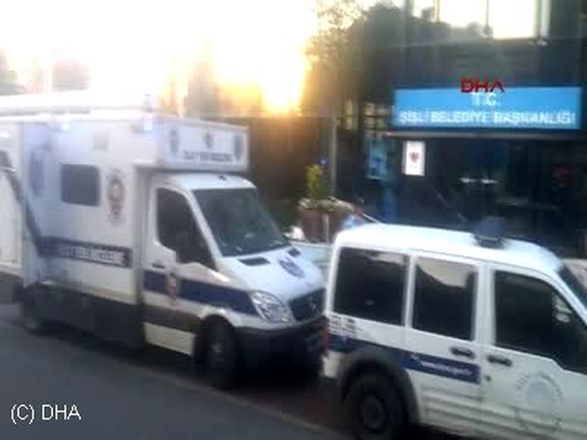 Şişli Belediyesi\'nde Güvenlikçi Rehin Alındı