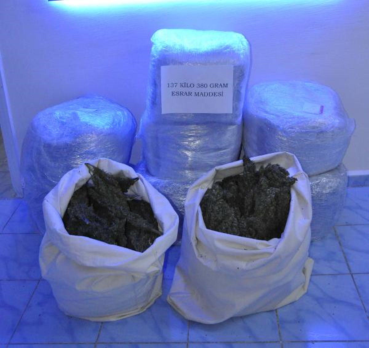 Siverek\'te 137 Kilo Esrar Ele Geçirildi