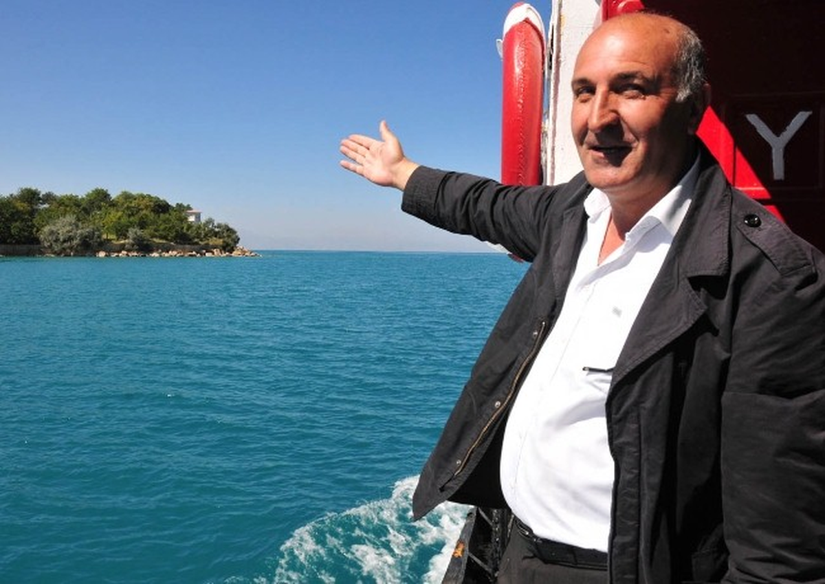 Van\'daki Stk\'lar Van Gölü\'ndeki Kıyı İhlallerine Dikkat Çekti