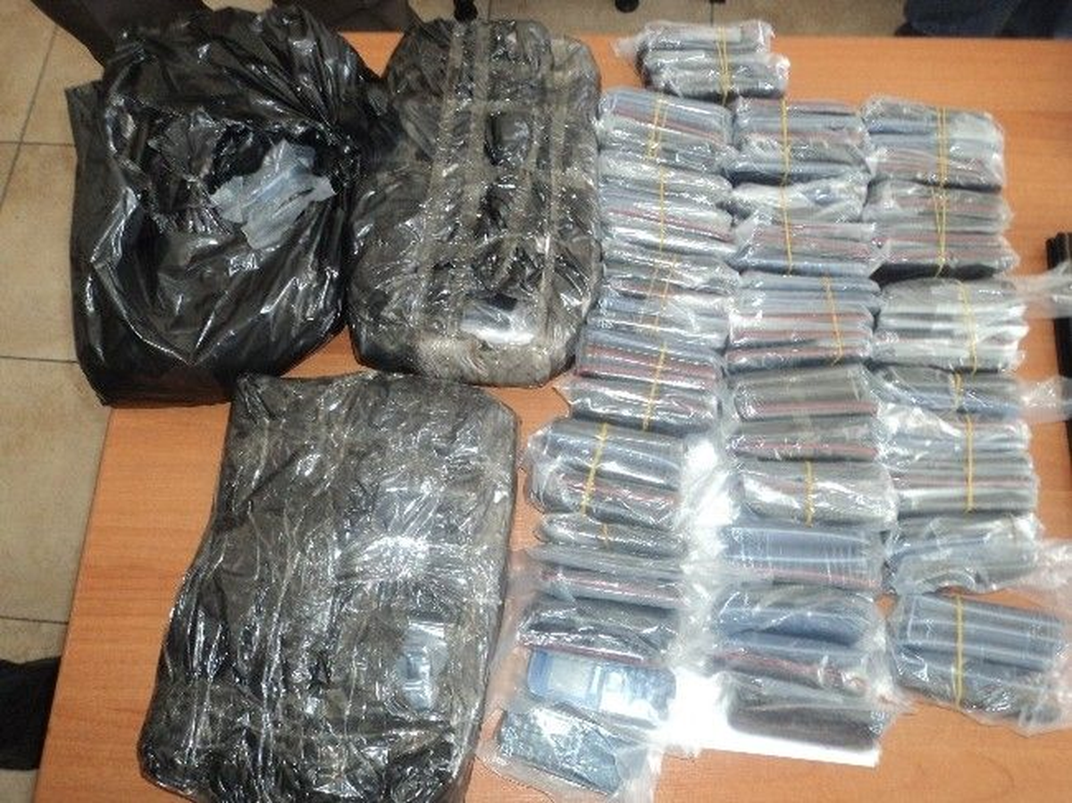 Yolcu Otobüsünde, Kaçak Cep Telefonları Bulundu