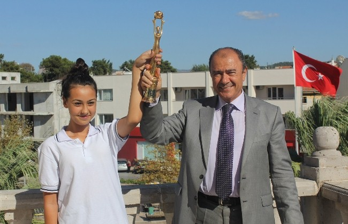 Altın Koza'lı Melis Urla'nın Gururu Oldu