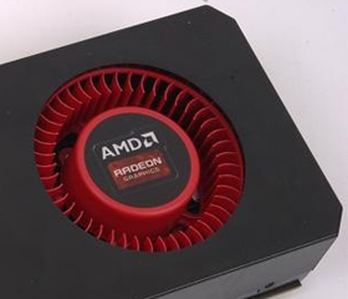 AMD Radeon R9 290X Görüntülendi