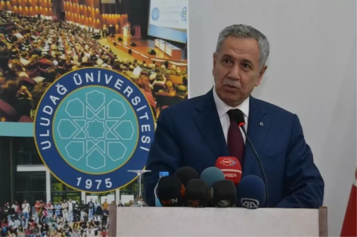 Arınç\'tan Protestoculara Cevap: "Biz Korkak İnsan Değiliz"