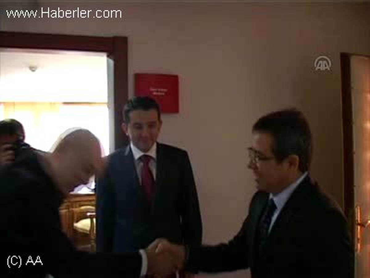 Başkonsolos Kalandadze\'den Vali Cirit\'e ziyaret ARTVİN