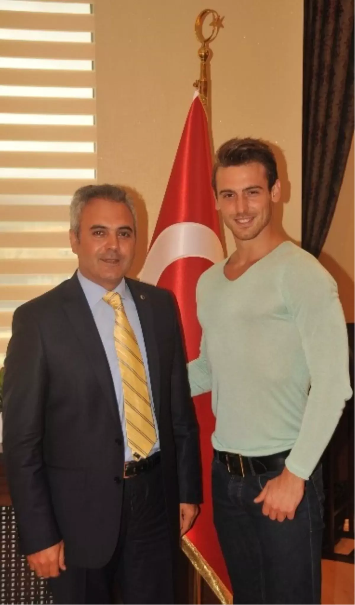 Best Model Türkiye Manhunt 1.\'sinden Rektöre Nezaket Ziyareti