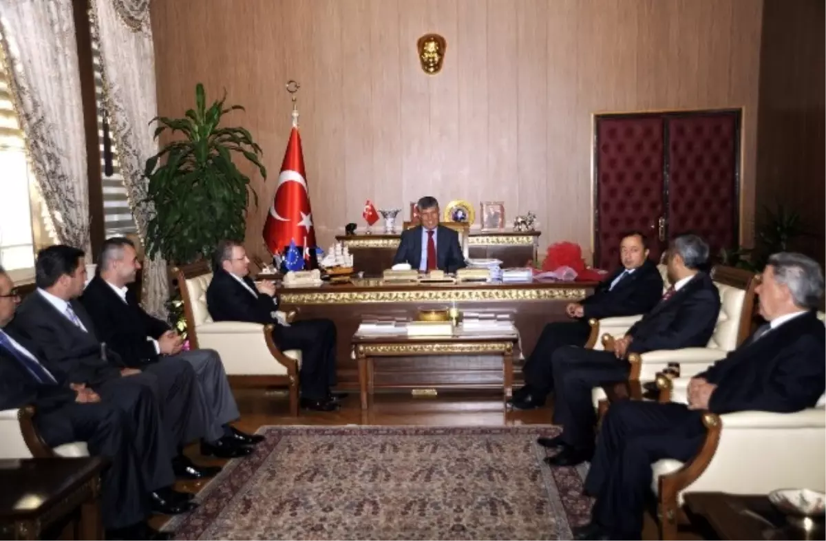 Bilecik\'te Ahilik Komitesi Vali Akpınar\'ı Ziyaret Etti