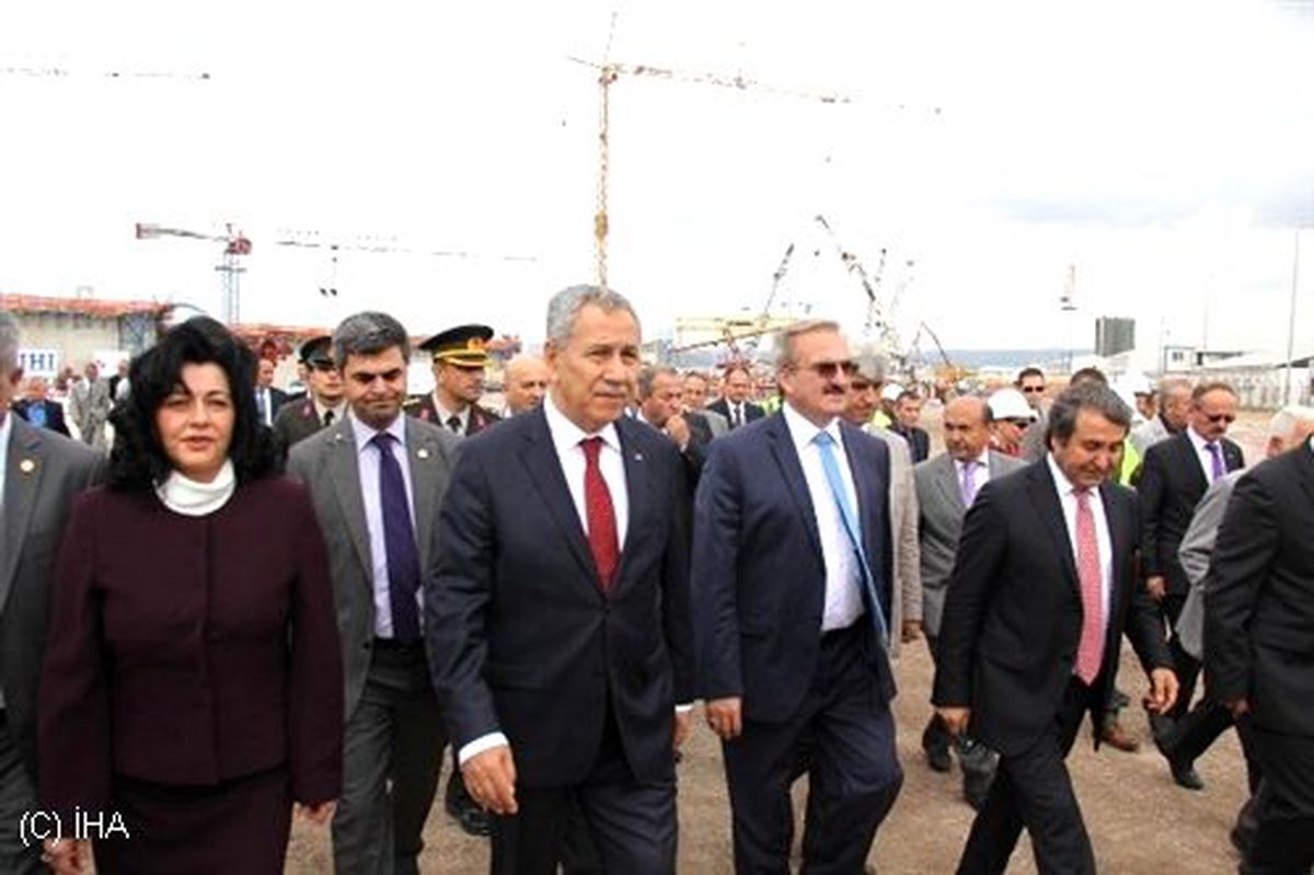 Bülent Arınç: "Dev Otoyol Projesi Türkiyenin Geldiği Noktayı Gösteriyor"