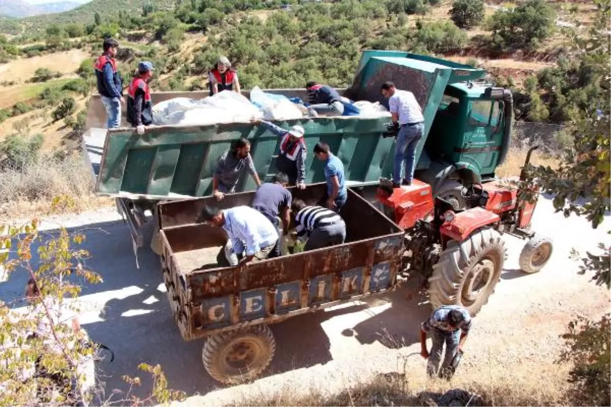 Diyarbakır\'da Hava Destekli Operasyonda 2 Ton Esrar Ele Geçirildi (2)