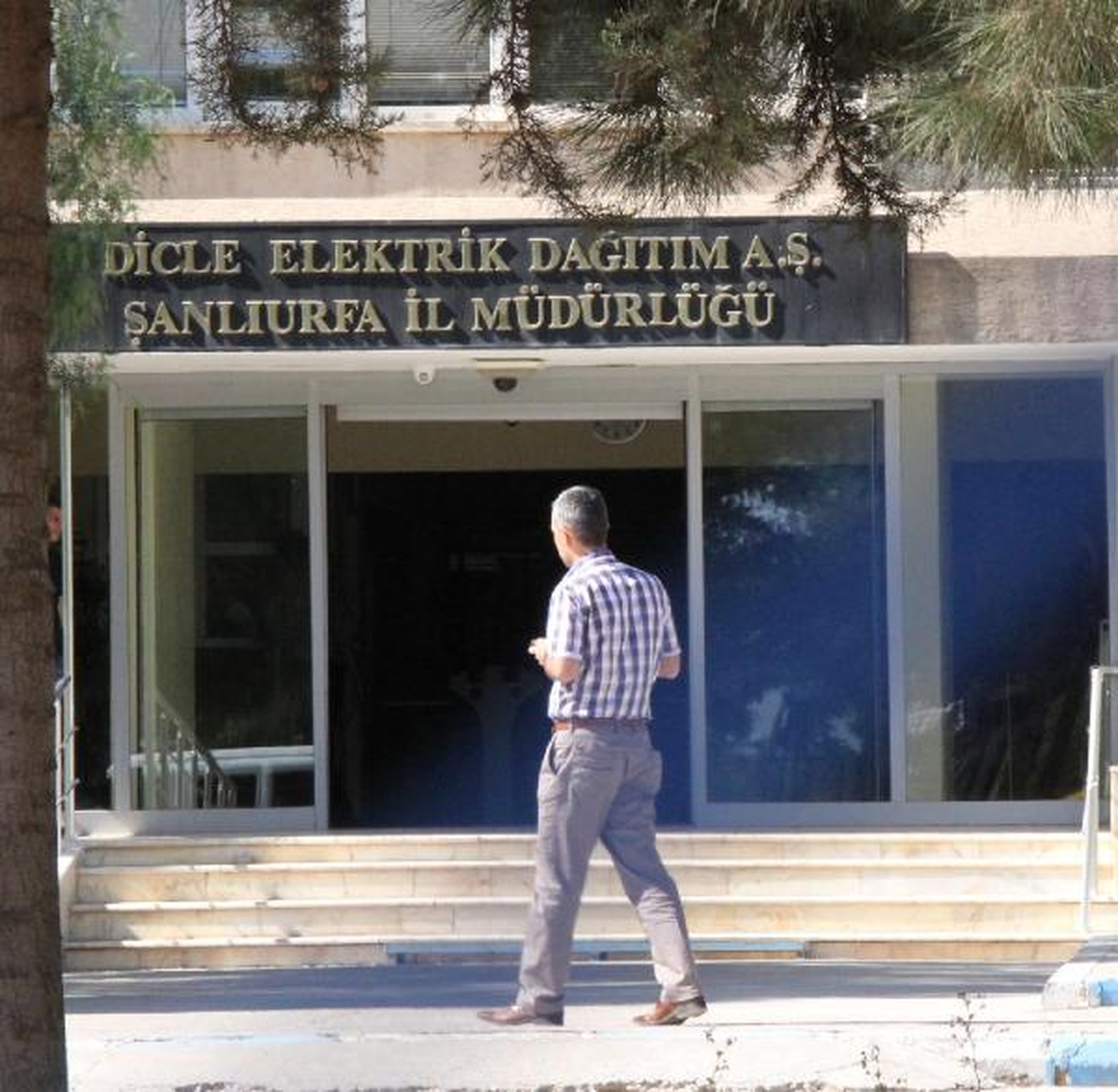 Emekli Olduğu DEDAŞ\'ı İcraya Verdi
