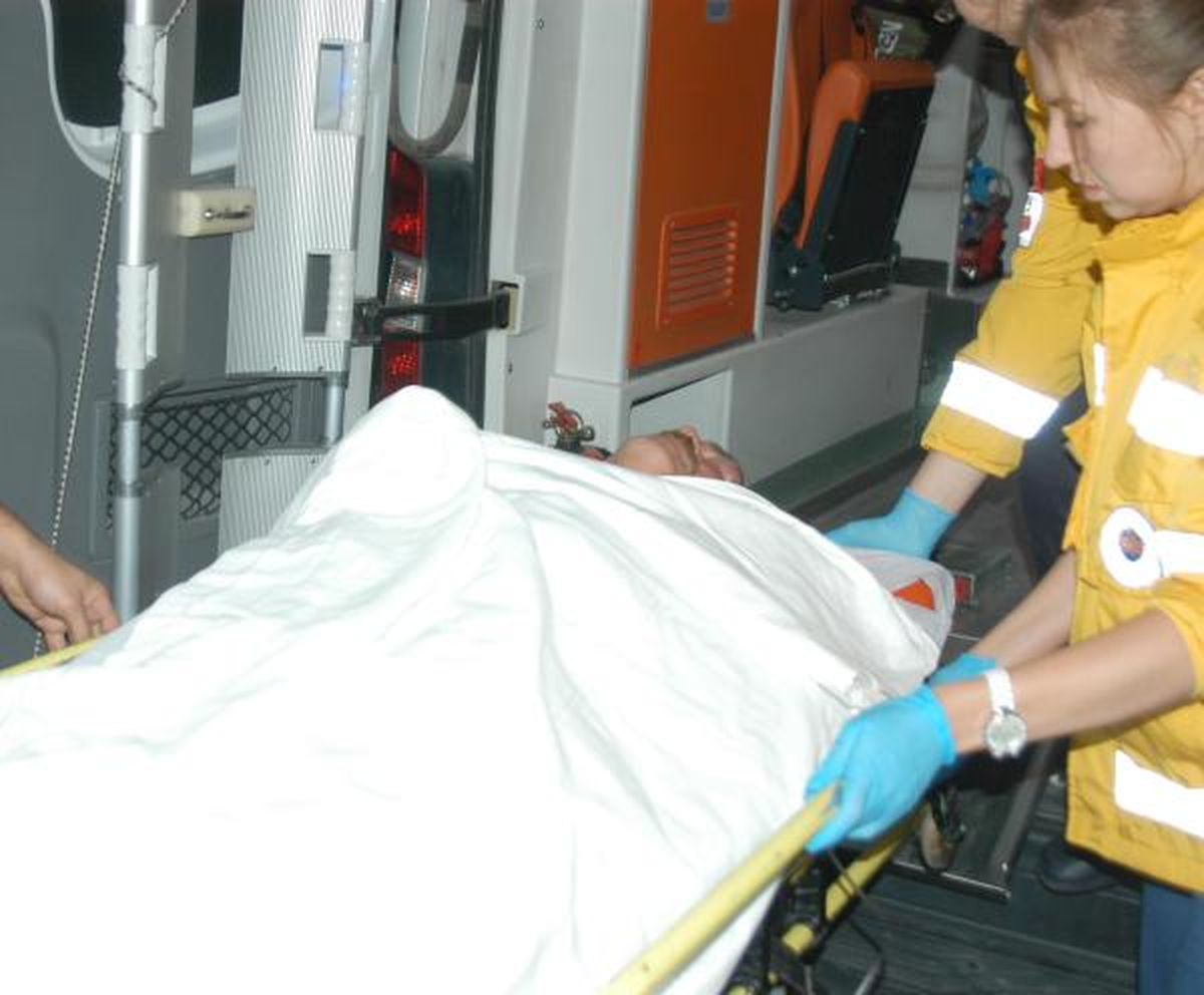 Gittiği Eğlence Merkezi Önünde Garson Tarafından Bıçaklandı