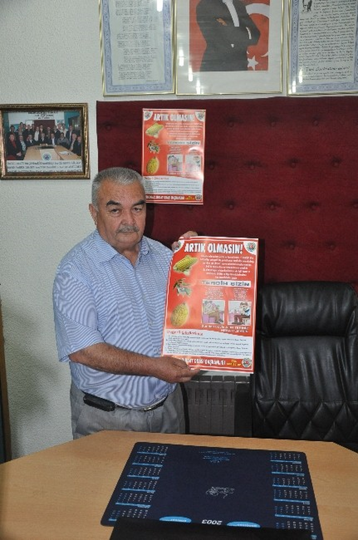 Kırkağaç\'ta Üreticiye Dolandırıcılara Karşı Afişli Uyarı