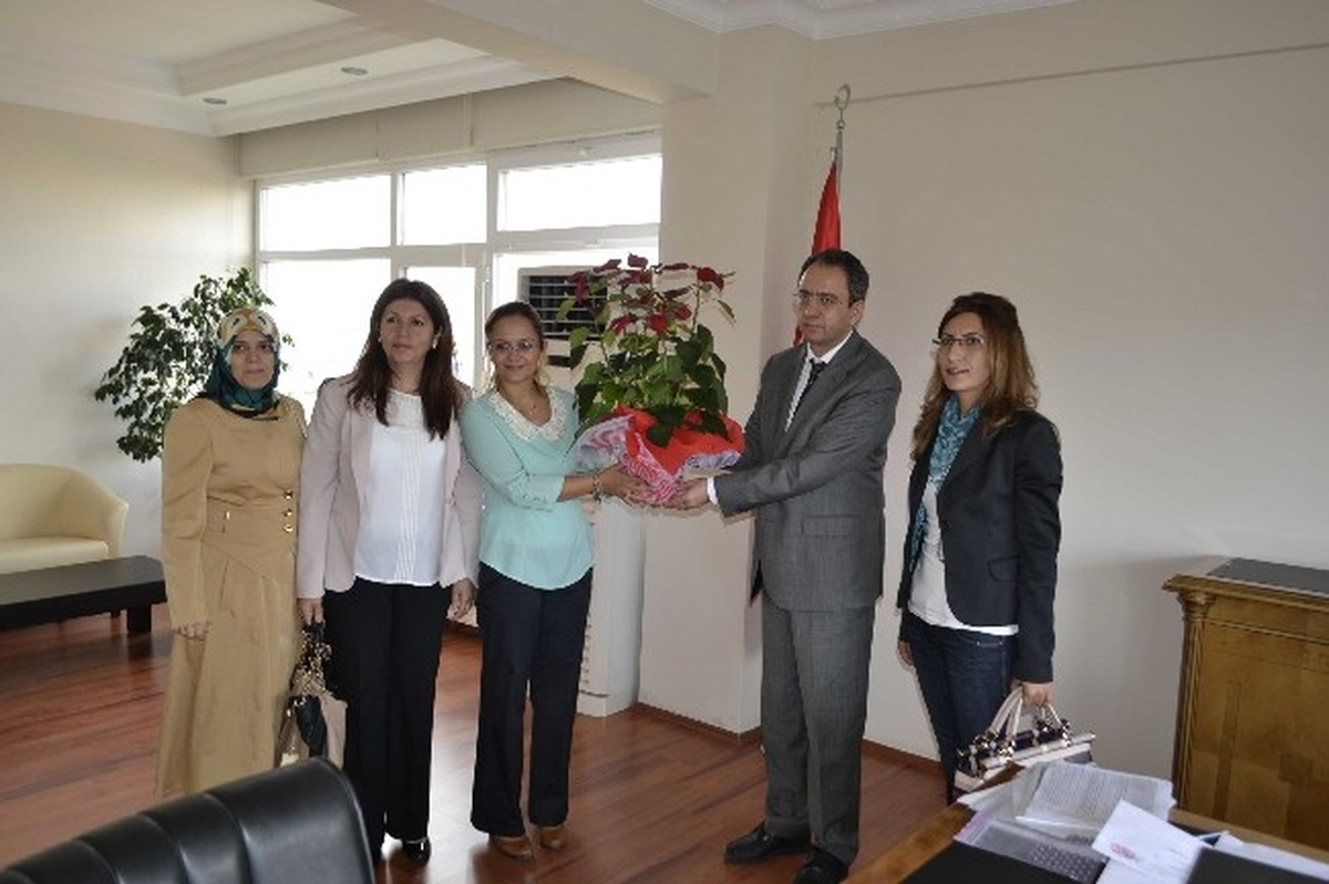 MHP\'li Kadınlardan Kaymakam Kubilay\'a Hayırlı Olsun Ziyareti