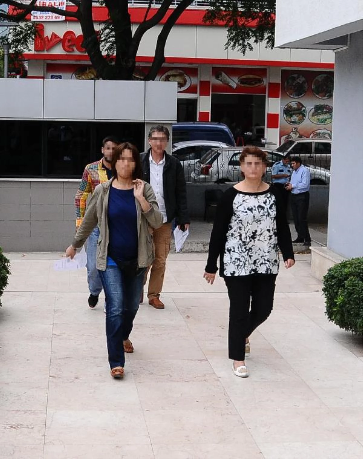 Mudanya Belediyesi\'nde Operasyon: 11\'i Kamu Görevlisi 32 Kişi Gözaltına Alındı (1)