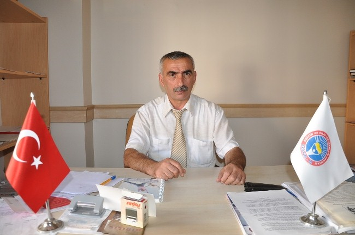 Torbalı Eğitim-İş\'den "Çarşaflı Öğretmen" Tepkisi