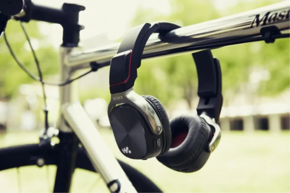 YeniSony Walkman® WH Serisi ile Müzik Dinlemenin Üç Farklı Yolu 
