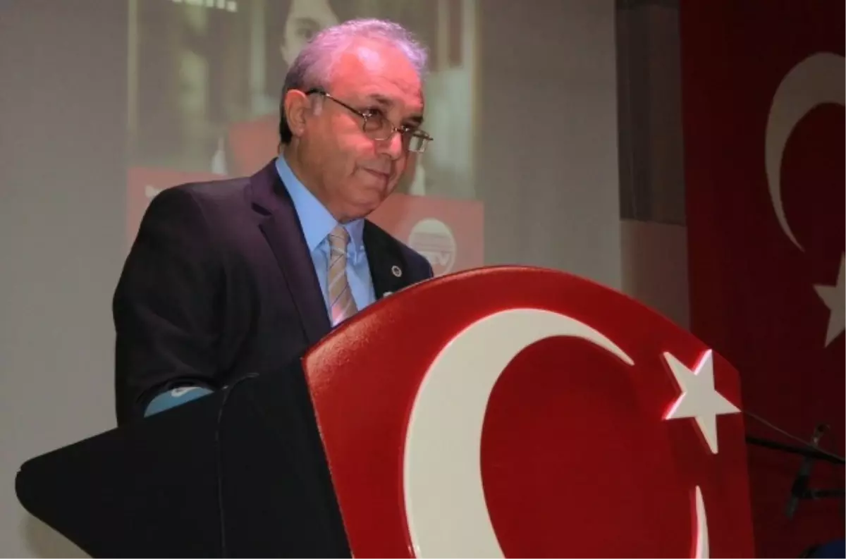 Bursa\'da Zeki Müren\'i Kıyafetleri ile Andılar