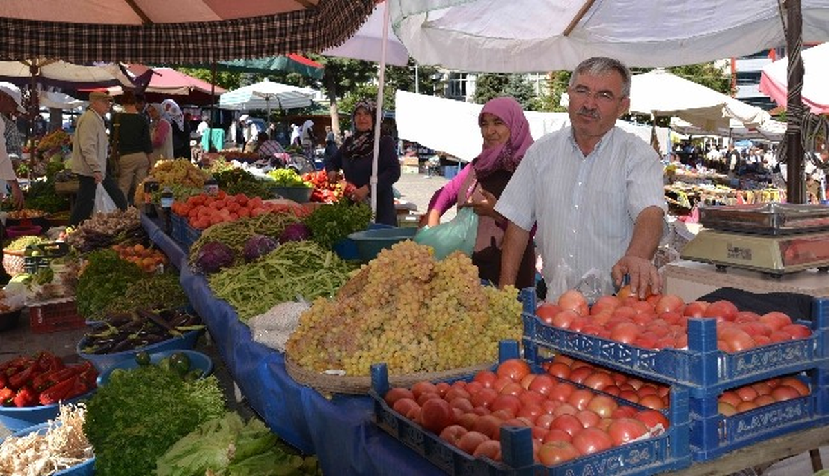 Bu Pazar İlçe Nüfusunu 3\'e Katlıyor