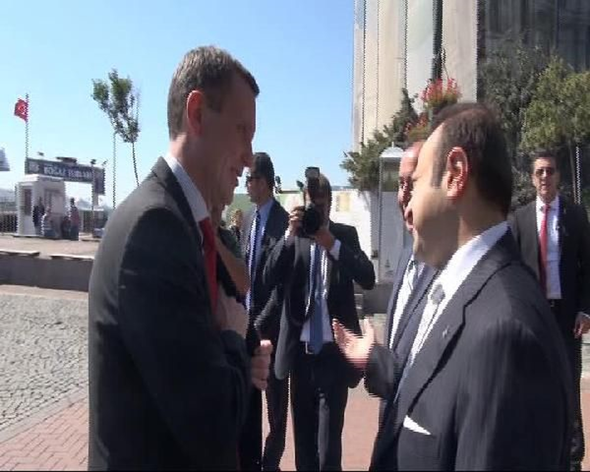 Egemen Bağış ile Danimarkalı Bakan Çok Şaşırdı