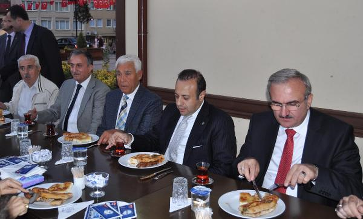 Egemen Bağış Kayınvalidesinin Mevlidine Katıldı