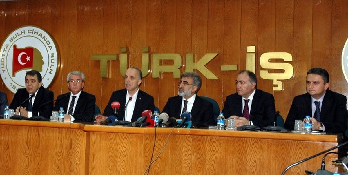 Enerji ve Tabii Kaynaklar Bakanı Yıldız, Türk-İş\'i Ziyaret Etti